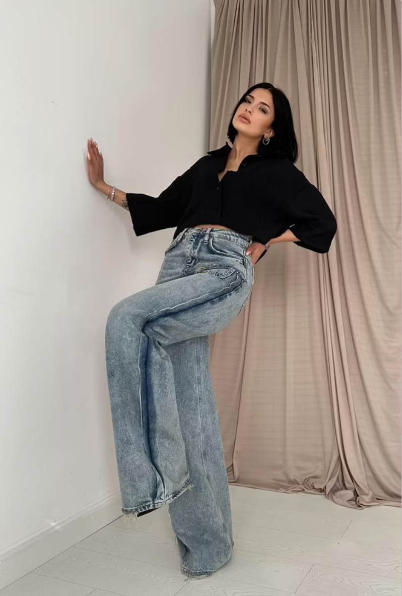 Jeans con spacco laterale