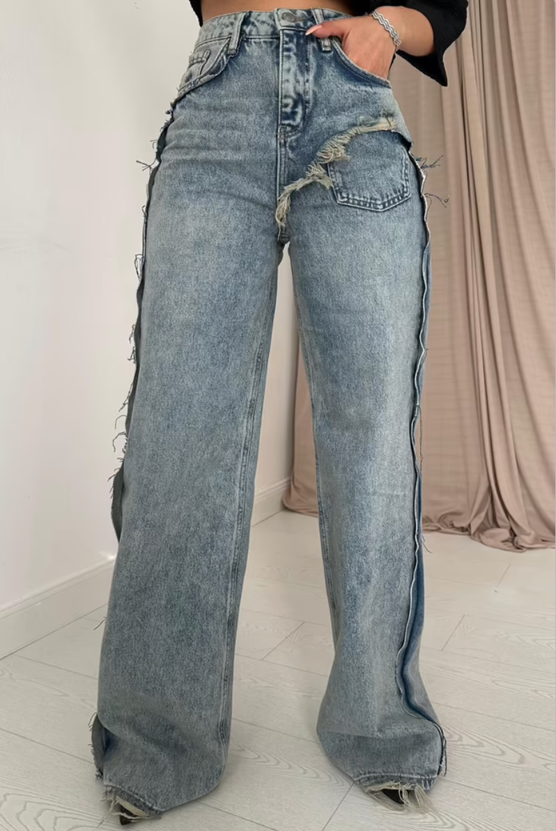 Jeans con spacco laterale