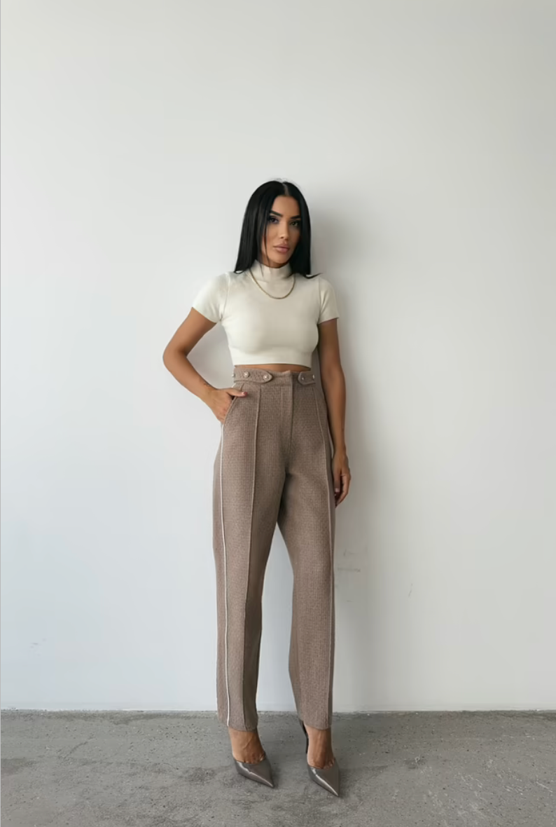 Pantaloni con bordi laterali
