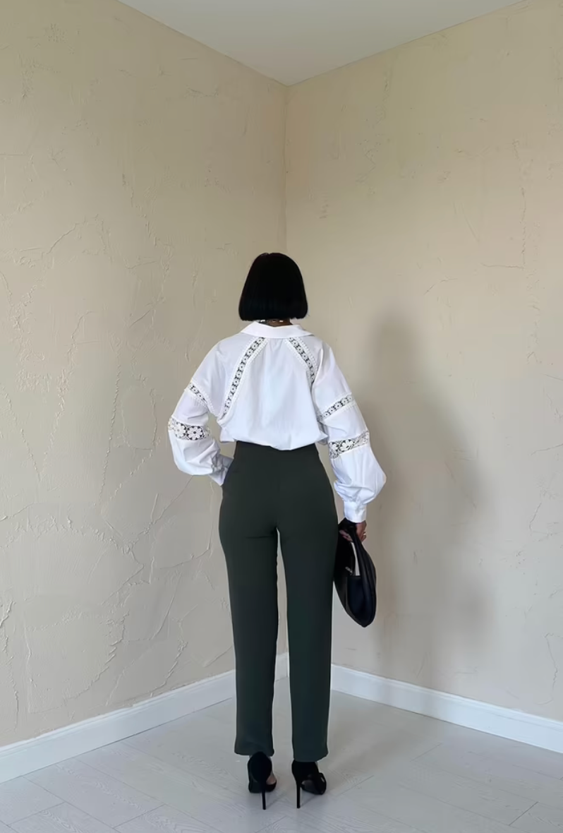 Pantaloni a vita alta