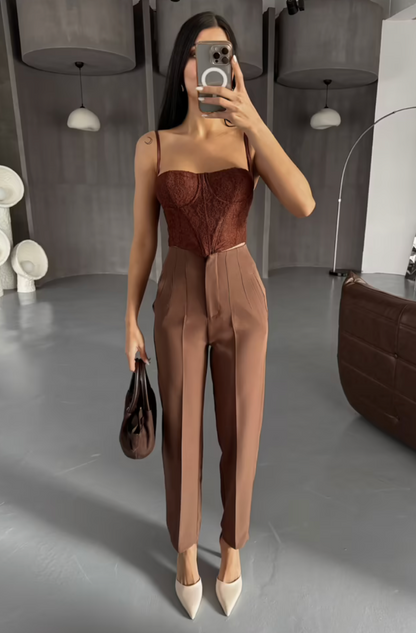 Pantaloni a vita alta