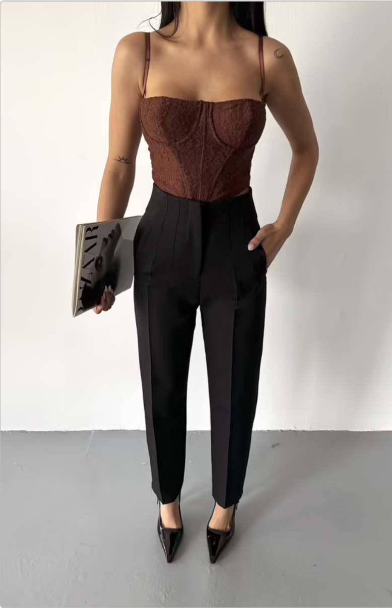 Pantaloni a vita alta